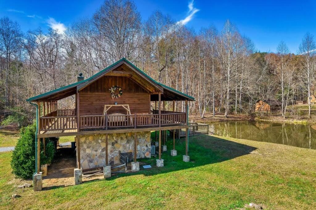 Spectacular Mtns Views With Private Hot Tub With Pool Table And Private Pond Villa เซอเวียร์วีล ภายนอก รูปภาพ